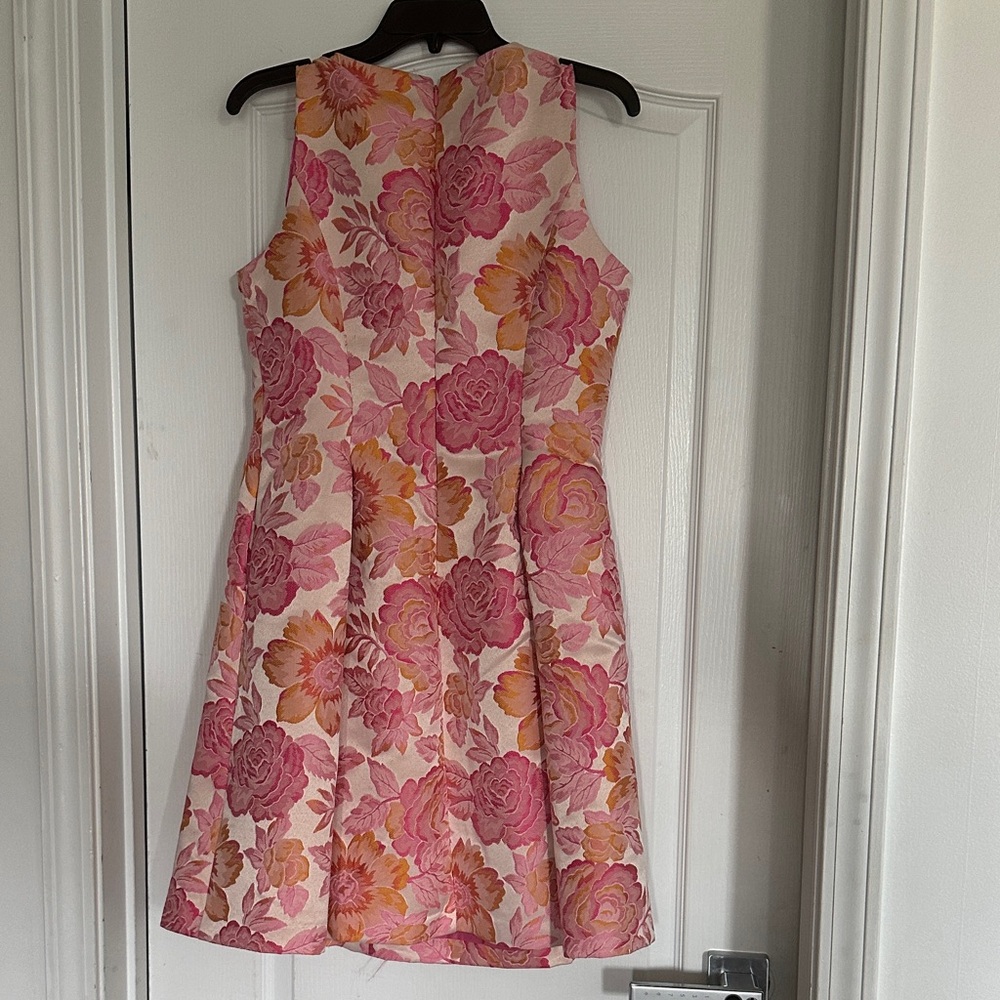 Dress Subcategory Classification - Picture 2 of 4